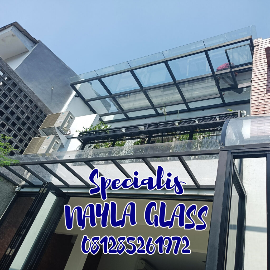 Kanopi kaca minimalis