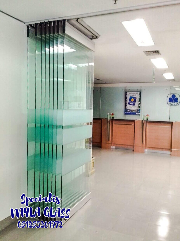 pintu lipat ruang kantor