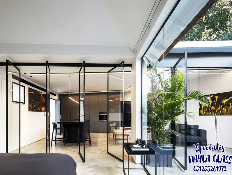 Pembatas Aluminium Kaca Interior