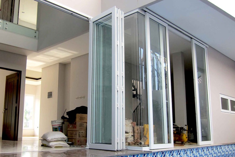 pintu lipat uPVC kaca