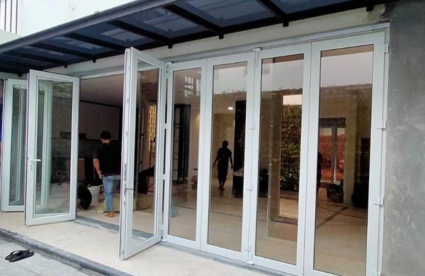 pintu lipat uPVC